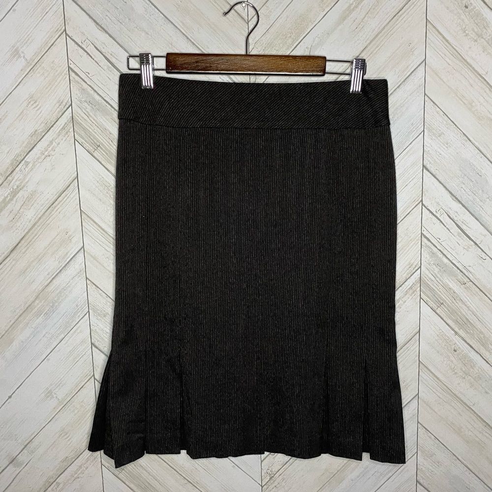 5 Le chateau pleated hem suit skirt